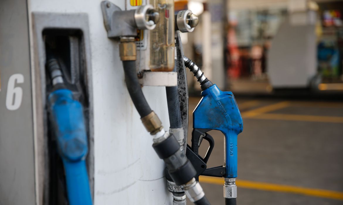 Mudança em alíquota do ICMS deve fazer gasolina encarecer