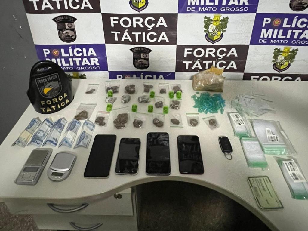 Rondonópolis - Força Tática recupera veículo roubado e conduz quatro pessoas por tráfico de drogas