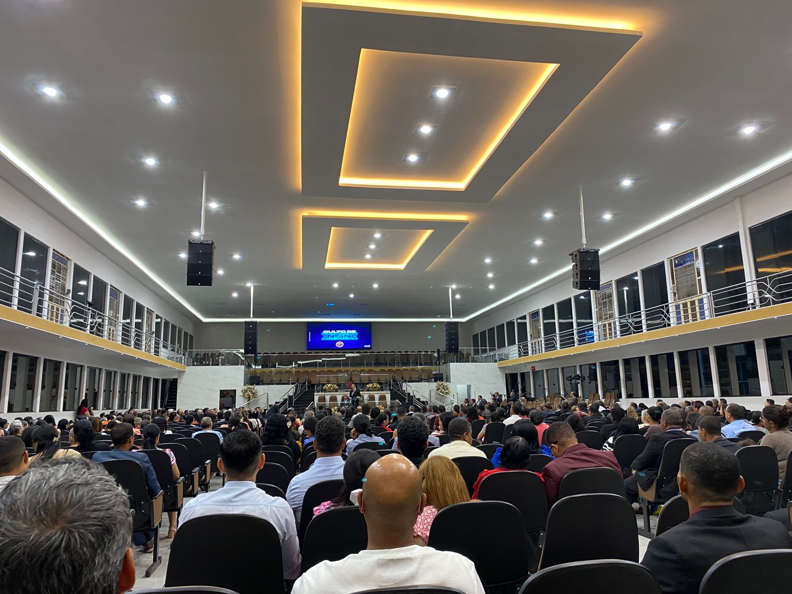 Rondonópolis: Igreja reúne pais para promover ensino sobre adolescência.